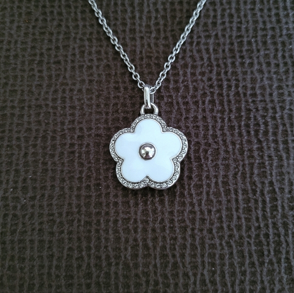 Brighton "Dazzling Love"♥️ White Flower🌸 Pendant Necklace - NWT - Picture 9 of 15